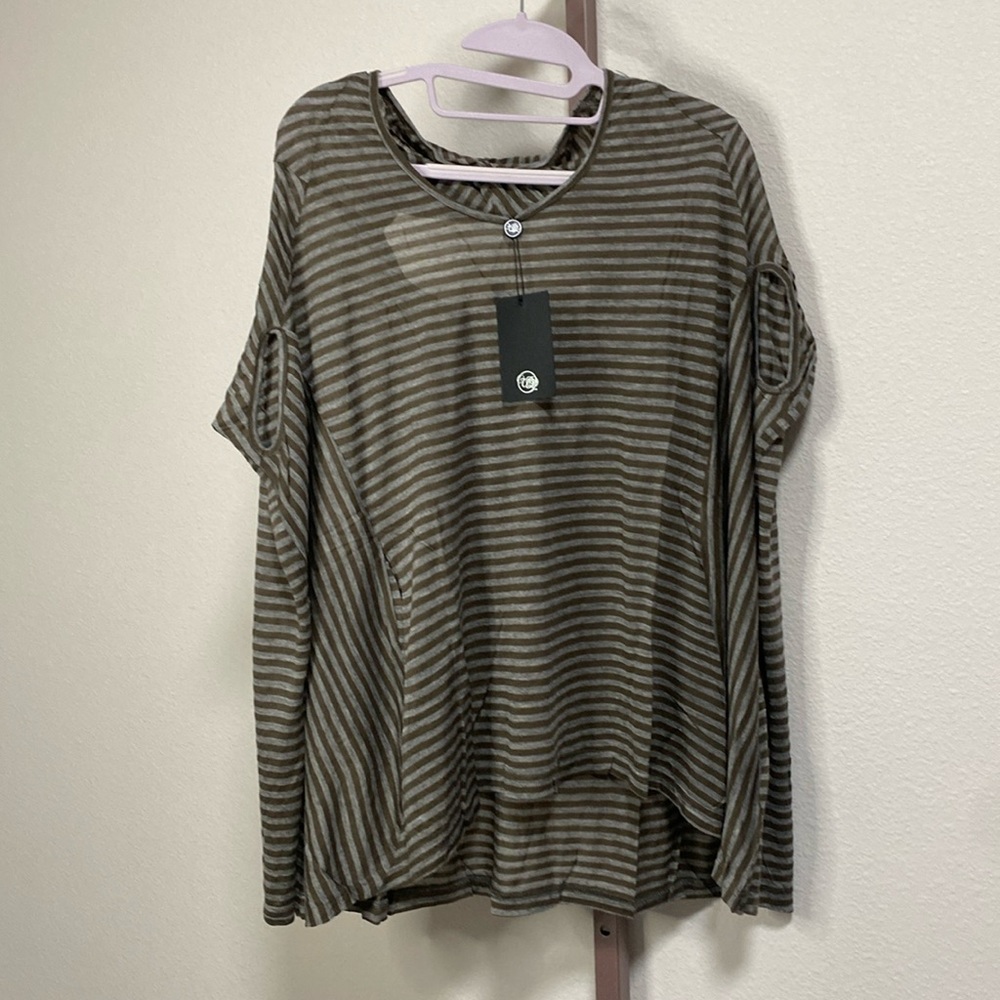 NWT UNIQ Oversized Brown and Grey Striped Open Back Top